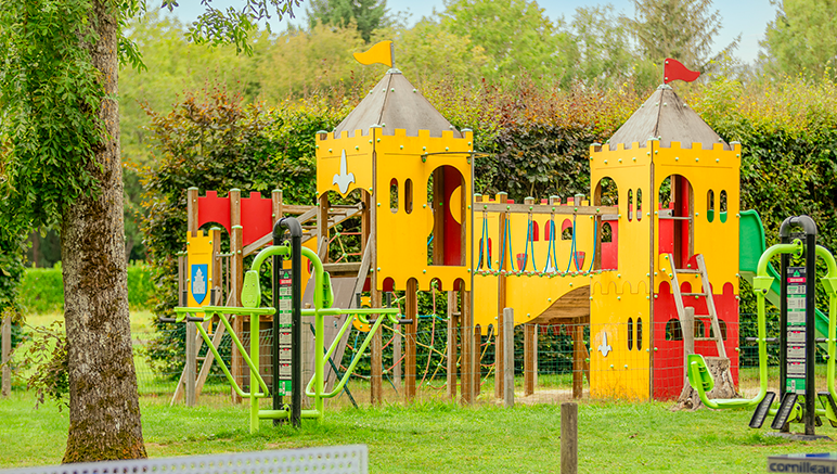 Vente privée Camping 4* Les Etangs Fleuris – L'aire de jeux extérieure pour enfant