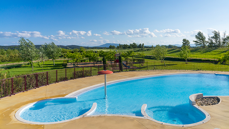 Vente privée Résidence Port Minervois - Hauts du Lac – L'accès aux piscines extérieures d'avril à octobre