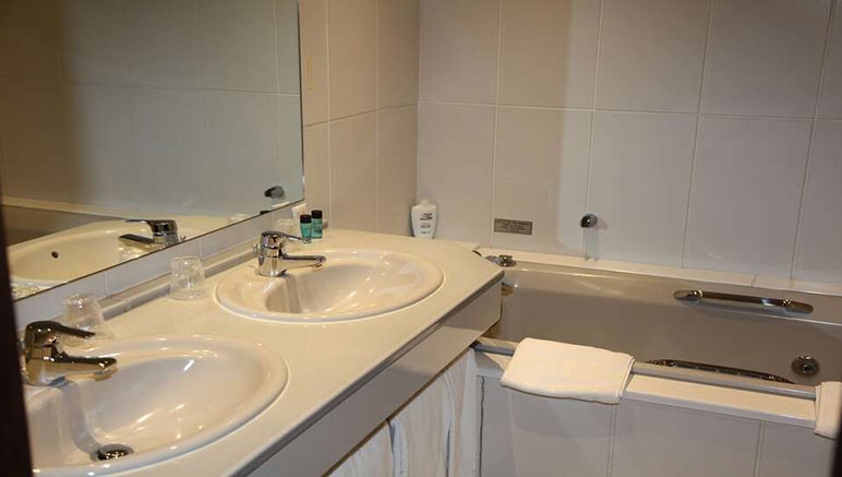 Vente privée Amirauté Hôtel 3* – Salle de bain