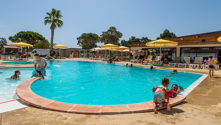 Vente privée Camping 4* Les Cottages de Perpignan – Piscine extérieure chauffée en libre accès jusqu'à octobre