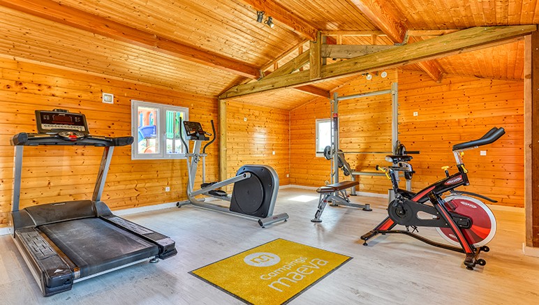 Vente privée Camping 4* Les Cottages de Perpignan – Salle de fitness en libre accès