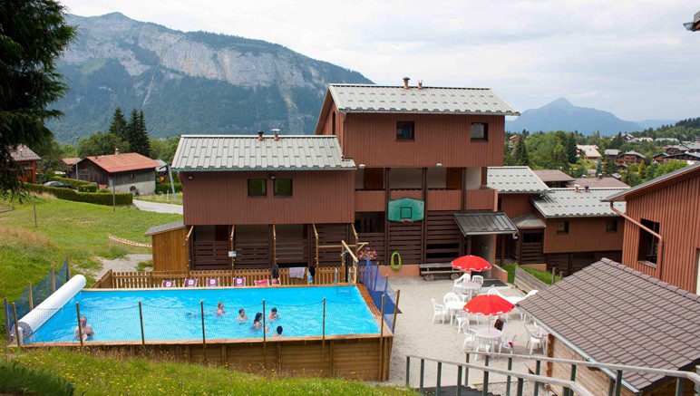 Vente privée Village Vacances Les Flocons Verts – Accès inclus à la piscine extérieure chauffée