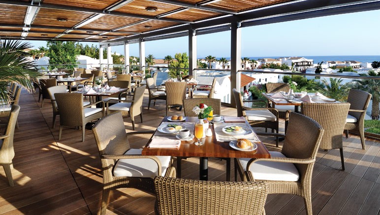 Vente privée Hôtel Annabelle Beach Resort 5* – Venez déguster de délicieux repas, au restaurant de l'hôtel...
