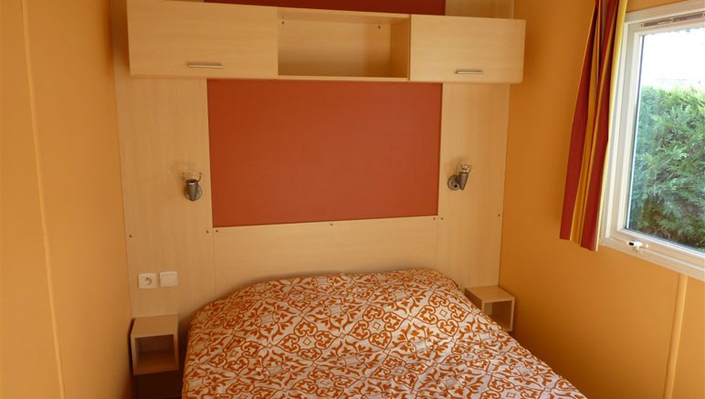 Vente privée Camping 4* Les Samaras – Chambre avec lit double