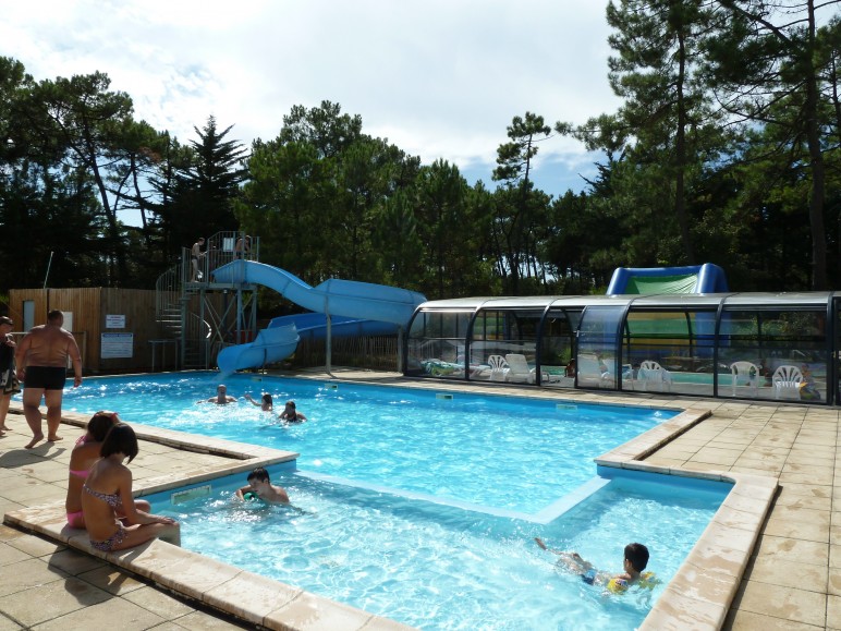 Vente privée Camping 4* Les Samaras – Accès inclus à la piscine extérieure chauffée