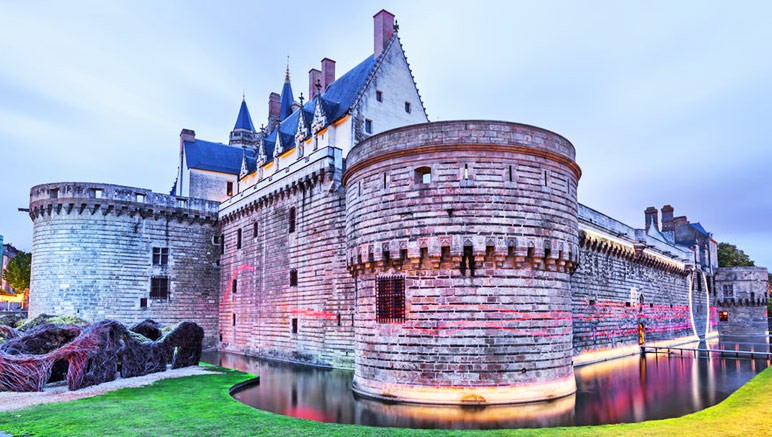 Vente privée Seven Urban Suites 4* – Visitez le Château des ducs