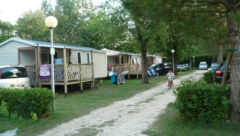 Vente privée Camping 3* Marina Village – Le Camping 3* Marina Village vous accueille en mobil home Grand Confort