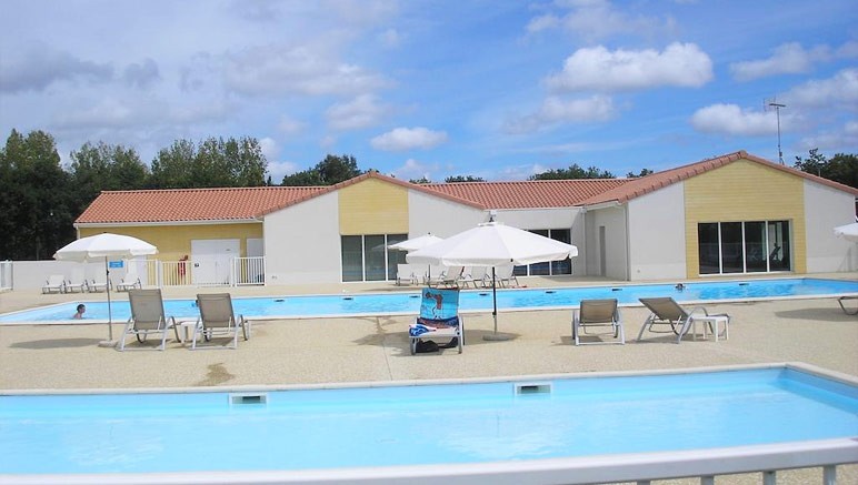 Vente privée Résidence Les Vagues Bleues 3* – Une agréable piscine extérieure chauffée (accessible de mi-mai à mi-septembre)