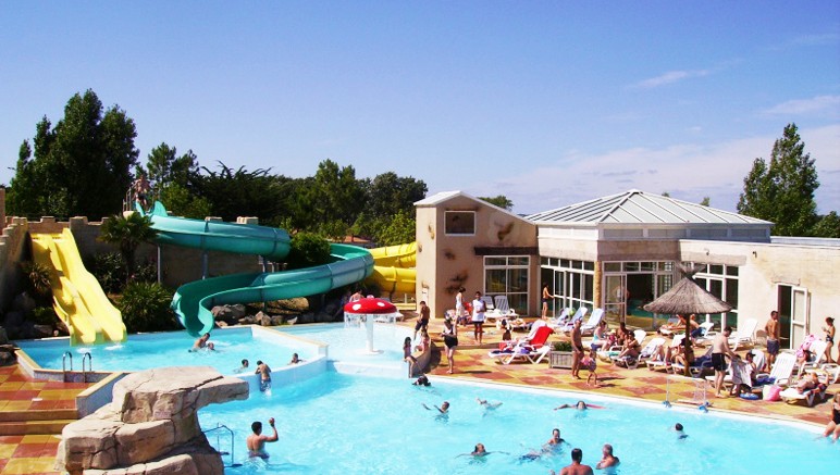 Vente privée Camping 4* Bois Soleil – L'espace aquatique, avec piscine extérieure...