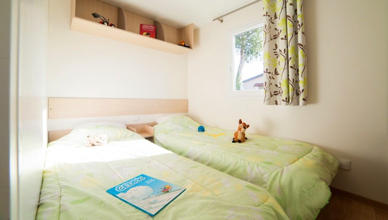 Vente privée Camping 3* Les Alizés – Chambre avec deux lits simples