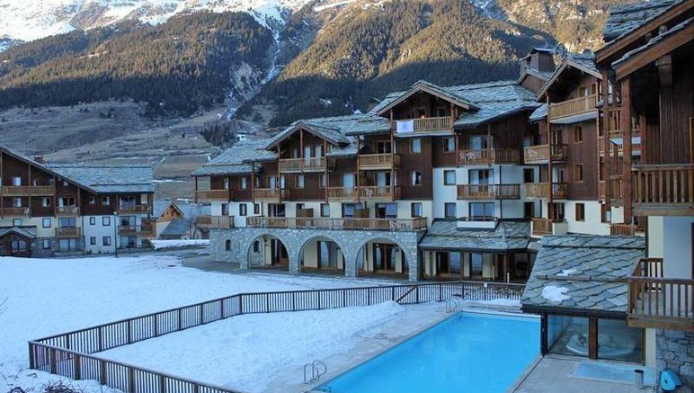 Vente privée Résidence 4* Les Alpages de Val Cenis – Accès libre à la piscine extérieure chauffée