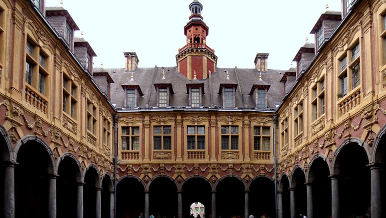 Vente privée Hôtel 3* Holiday Inn Express Lille – La Vieille Bourse à 950 m