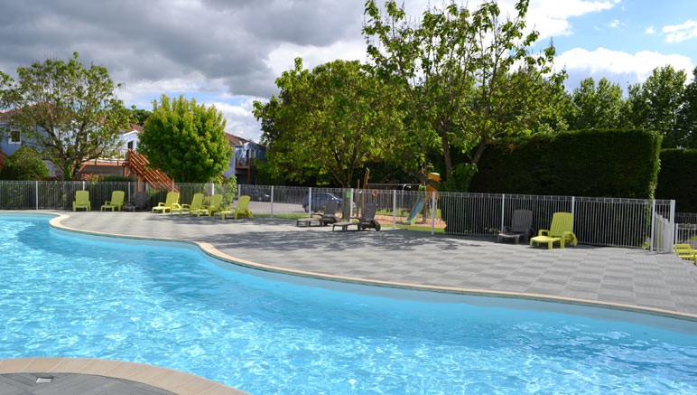 Vente privée Appart'City La Rochelle-Marans 3* – La piscine extérieure chauffée en libre accès (selon météo)