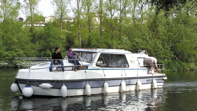 Vente privée Croisière fluviale Nicols – Les bateaux RIVIERA 920 (6/8 places)