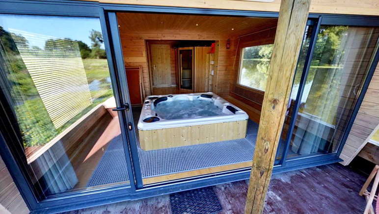 Vente privée Village Toue du Domaine des Demoiselles – Une heure d'accès au spa offerte avec sauna et bain à remous