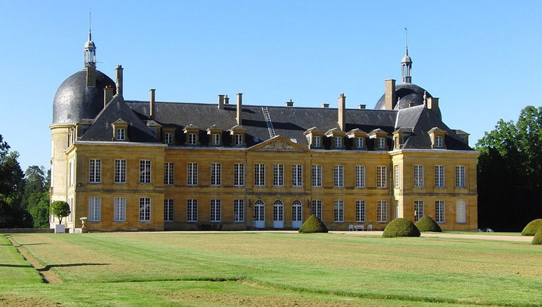 Vente privée Village Toue du Domaine des Demoiselles – Le Château de Digoine à 29 min