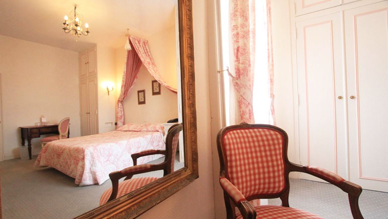 Vente privée Hôtel 3* Le Château de Périgny – Les chambres supérieures de l'hôtel