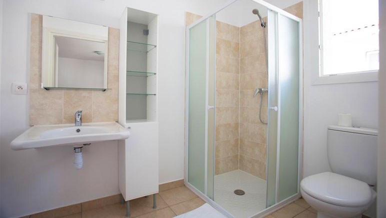 Vente privée Résidence A Nuciola 3* – Salle de bain avec douche ou baignoire