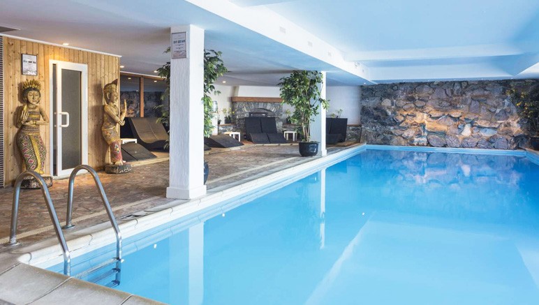 Vente privée Hôtel Le New Solarium 3* – Détendez-vous à la piscine intérieure chauffée...