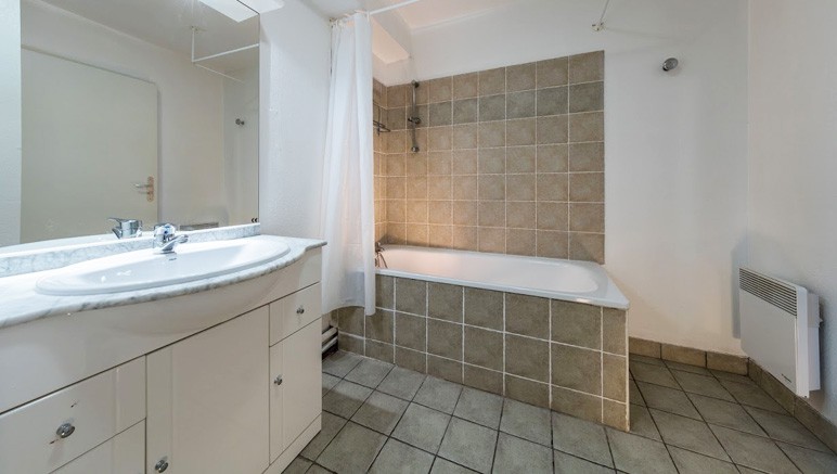 Vente privée Résidence Les Toits du Dévoluy 3* – Salle de bain avec douche ou baignoire