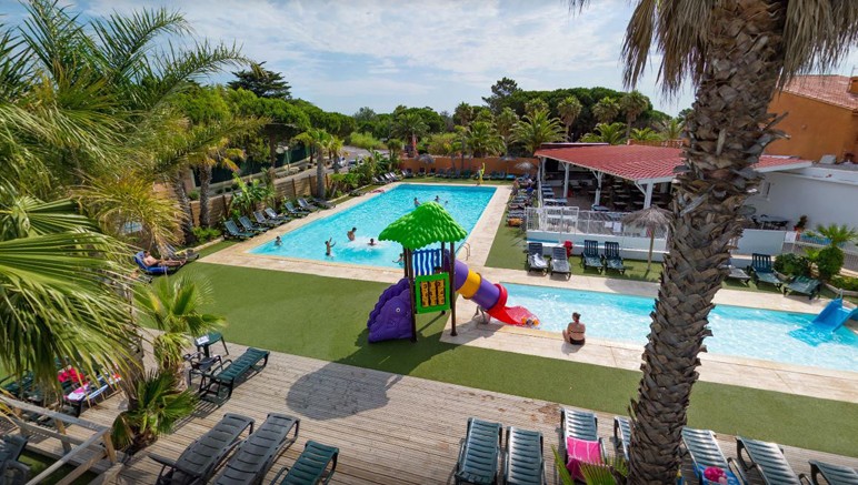 Vente privée Camping 4* Le Soleil Bleu – Accès libre à l'espace aquatique avec piscine extérieure chauffée...