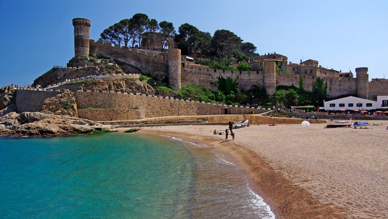 Vente privée Camping Els Pins – Tossa de Mar et son chateau à 21 km