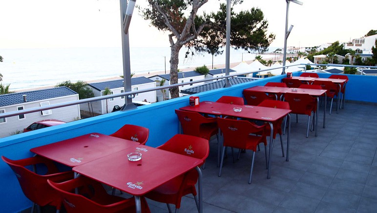 Vente privée Camping 3* La Masia – Le restaurant du camping avec vue sur la mer (en supplément)