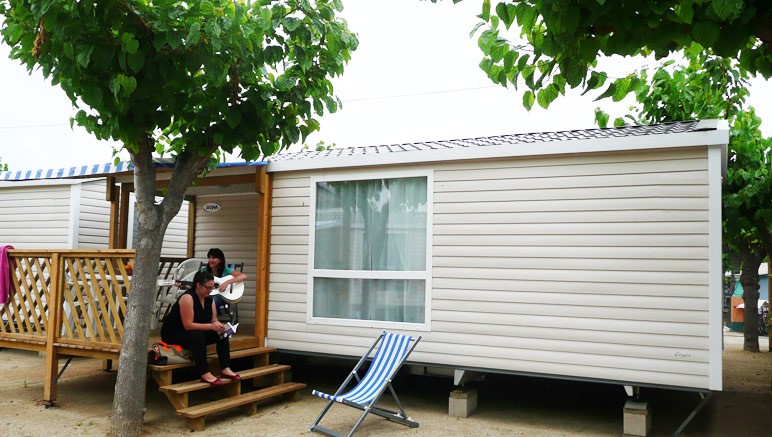 Vente privée Camping 5* Vilanova Park – Vous séjournerez dans un mobil-home moderne et tout équipé