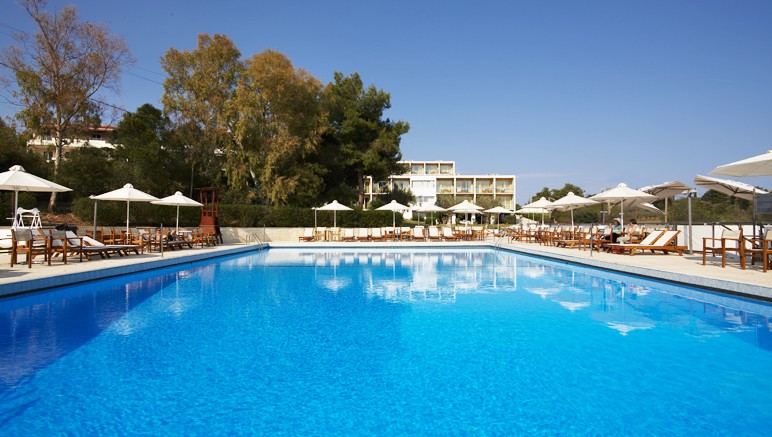 Vente privée Hôtel Nautica Bay 3* – Détendez-vous au bord de la piscine extérieure...