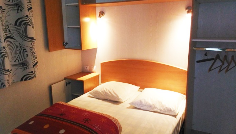Vente privée Camping de la Plage 3* – Chambre avec lit double