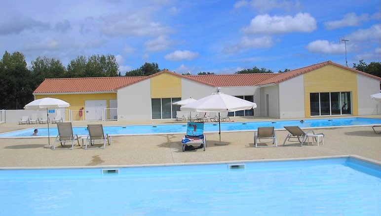 Vente privée Résidence Les Vagues Bleues 3* – Une agréable piscine extérieure chauffée (accessible de mi-mai à mi-septembre)