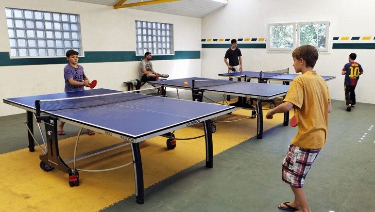 Vente privée Camping 5* Les Biches – ...ainsi que les tables de ping-pong