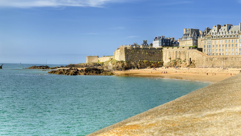 Vente privée Hôtel 3* Eden Saint Malo – Partez à la découverte des remparts de Saint Malo, à seulement 10 min à pied de votre hôtel