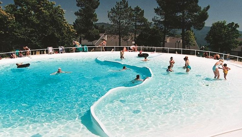 Vente privée Village Lou Serre de la Can – Accès gratuit à la piscine extérieure, ouverte en juillet-août