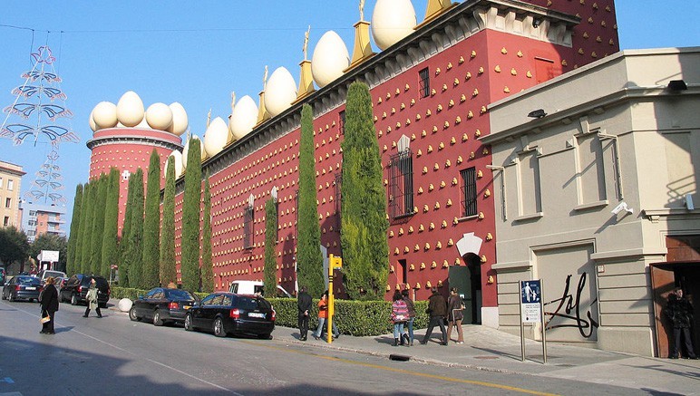Vente privée Résidence Marina – Figueras et le Musée Dali à 25 km