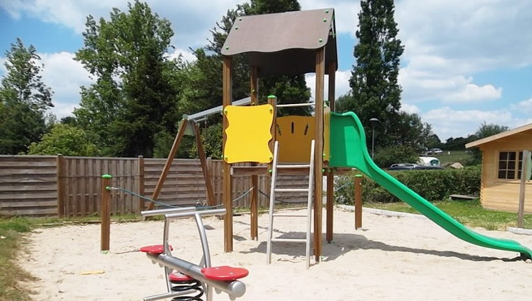 Vente privée Camping 3* Beauchêne – Aire de jeux pour les enfants