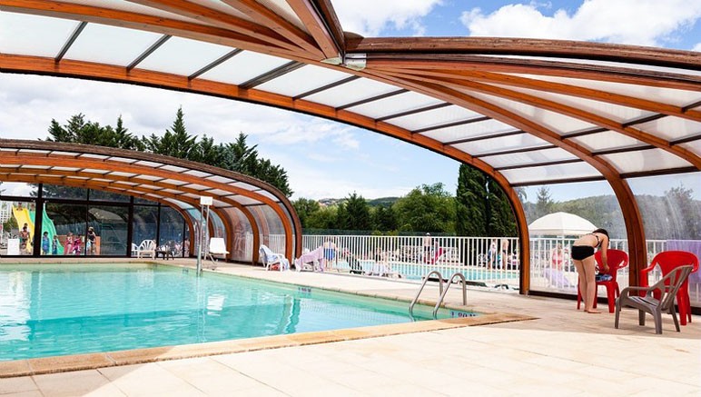 Vente privée Camping 4* Le Domaine du Cros d'Auzon – Accès gratuit à la piscine couverte