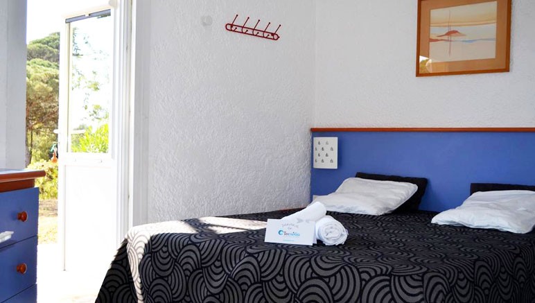 Vente privée Domaine de Villepey – Chambre avec deux lits simples