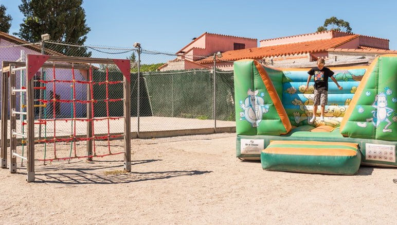 Vente privée Camping 3* Le Lamparo – Aire de jeux gratuite pour les enfants