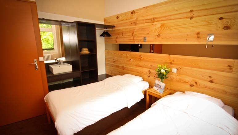 Vente privée Village Vacances le Pré du Lac – Chambre avec deux lits simples