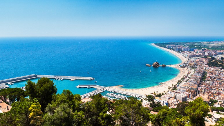 Vente privée Camping 2* Enmar – Partez à la découverte de la Catalogne avec Blanes et ses plages à 14 km