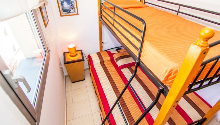 Vente privée Résidence Torre Quimeta – Chambre avec lits superposés