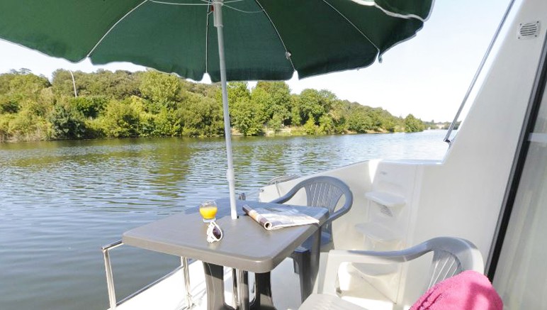 Vente privée Croisière fluviale Nicols – Profitez de la vue offerte par votre terrasse (bateau PRIMO)