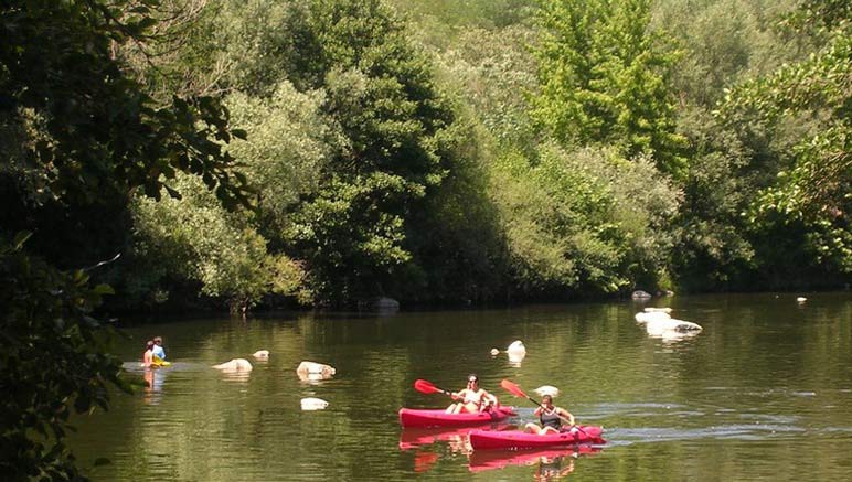Vente privée Camping 4* Le Domaine du Cros d'Auzon – Balades en canoë sur la rivière (payant)