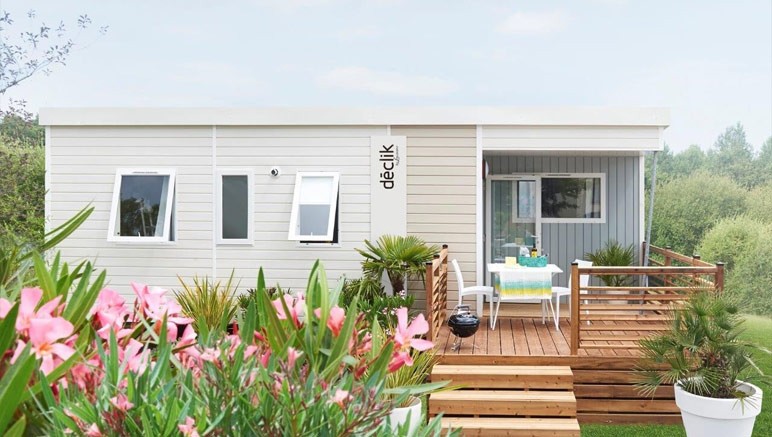 Vente privée Camping 3* Côté Plage – Vous séjournerez dans un agréable mobil-home, avec terrasse