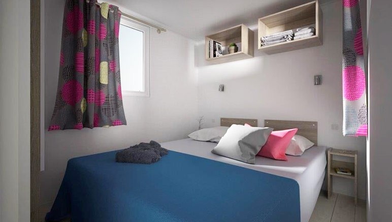 Vente privée Camping 3* Côté Plage – Chambre avec lit double