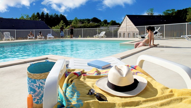 Vente privée Résidence Le Domaine du Bosquet 3* – Accès gratuit à la piscine extérieure (fin juin à début sept. selon météo)