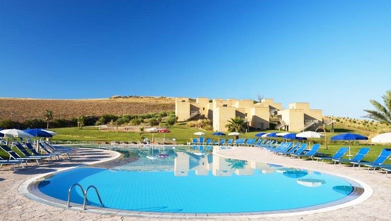 Vente privée Club Heliades 4* Menfi Beach Resort – Profitez de la belle piscine extérieure pour vous rafraichir