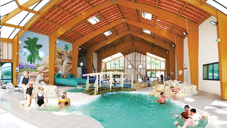 Vente privée Camping 4* Les Almadies – Profitez de la piscine couverte ouverte toute la saison