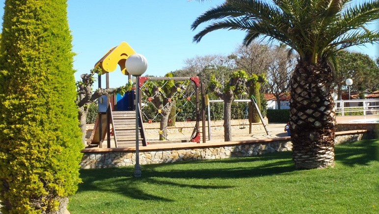 Vente privée Camping El Pla de Mar 4* – Aire de jeux gratuite pour enfants